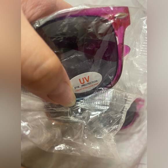 Sunglasses - Picture 3 of 8